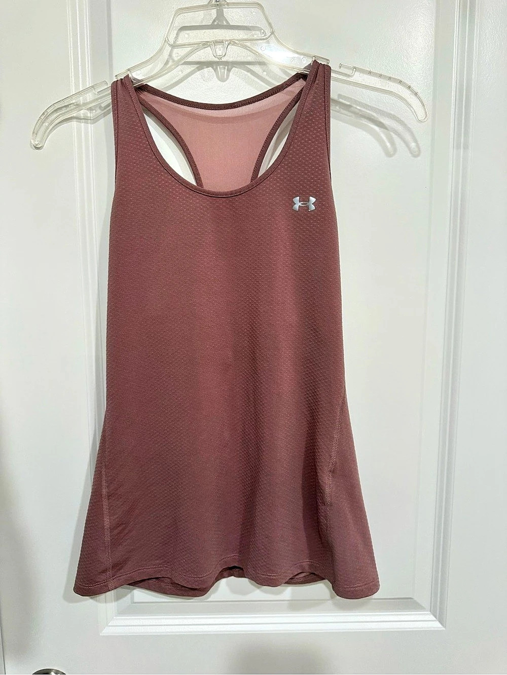 Under Armour Women’s Athletic Tank Top in mauve Size Small Like New